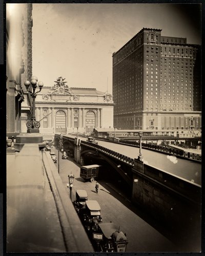 View of Park Avenue and 42nd Street, 1920 by Byron Company
